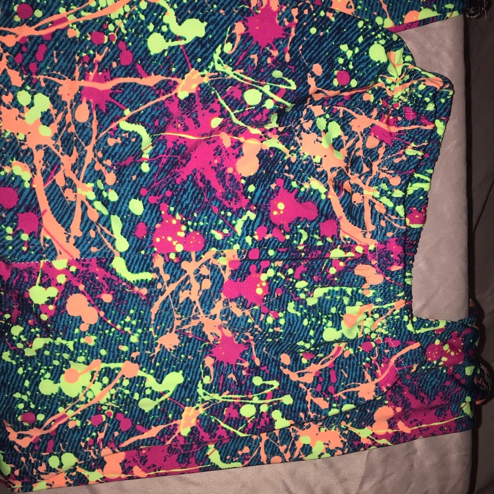 Paint splatter patterned leggings